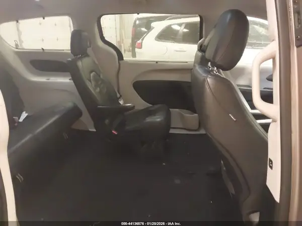 2C4RC1BG0HR551657 2017 CHRYSLER PACIFICA - Image 8
