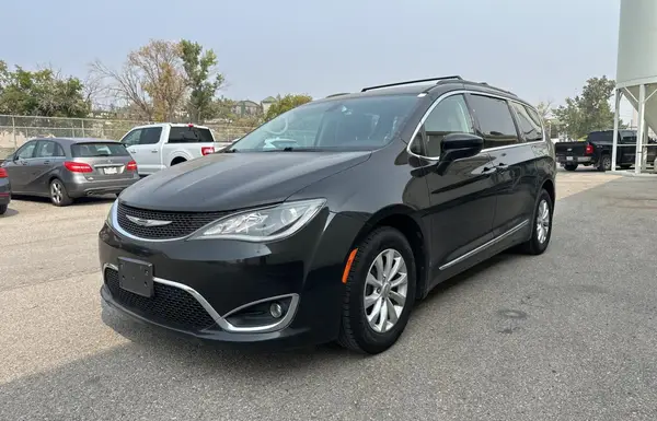 2C4RC1BG0HR559483 2017 CHRYSLER PACIFICA - Image 2