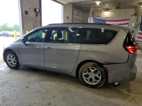 2C4RC1BG0HR560682 2017 CHRYSLER PACIFICA - Image 2