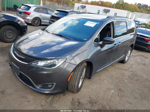 2C4RC1BG0HR569513 2017 CHRYSLER PACIFICA - Image 2