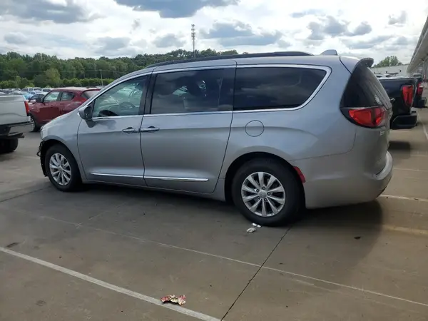 2C4RC1BG0HR576090 2017 CHRYSLER PACIFICA - Image 2