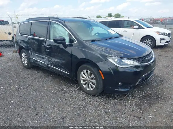 2C4RC1BG0HR583203 2017 CHRYSLER PACIFICA - Image 1