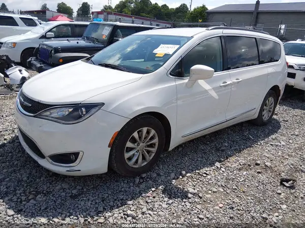 2C4RC1BG0HR583296 2017 CHRYSLER PACIFICA - Image 2