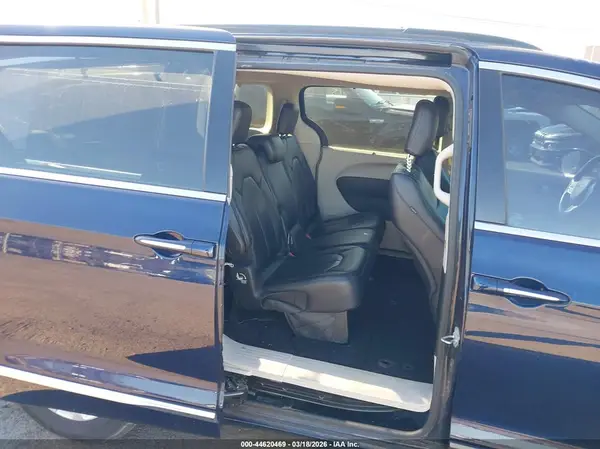 2C4RC1BG0HR588093 2017 CHRYSLER PACIFICA - Image 8