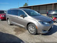2C4RC1BG0HR591897 2017 CHRYSLER PACIFICA