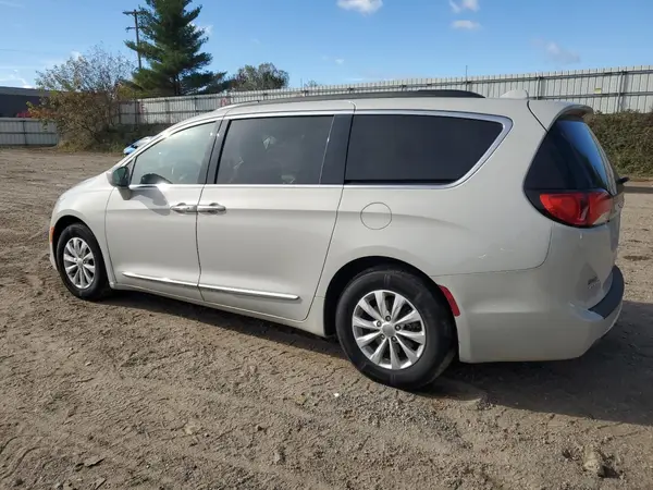 2C4RC1BG0HR609346 2017 CHRYSLER PACIFICA - Image 2