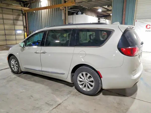 2C4RC1BG0HR610397 2017 CHRYSLER PACIFICA - Image 2