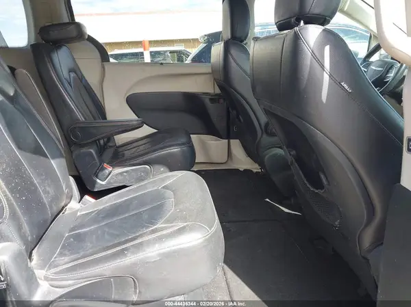 2C4RC1BG0HR613137 2017 CHRYSLER PACIFICA - Image 8