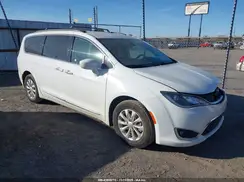 2C4RC1BG0HR613140 2017 CHRYSLER PACIFICA