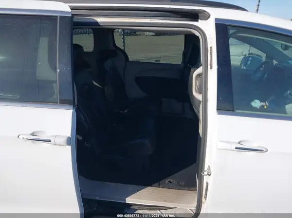 2C4RC1BG0HR613140 2017 CHRYSLER PACIFICA - Image 8