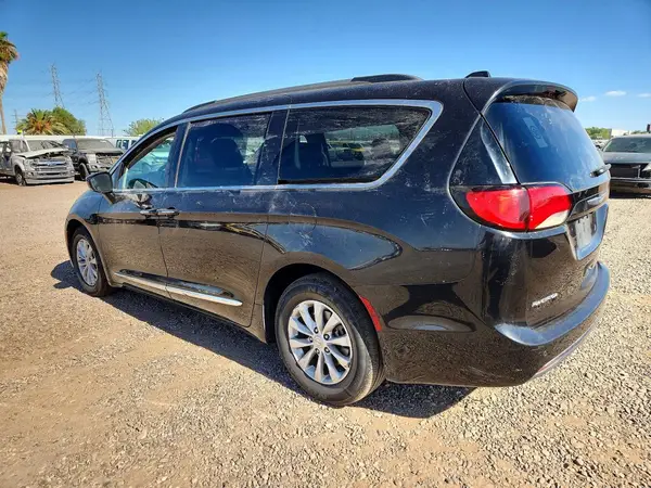 2C4RC1BG0HR613297 2017 CHRYSLER PACIFICA - Image 2