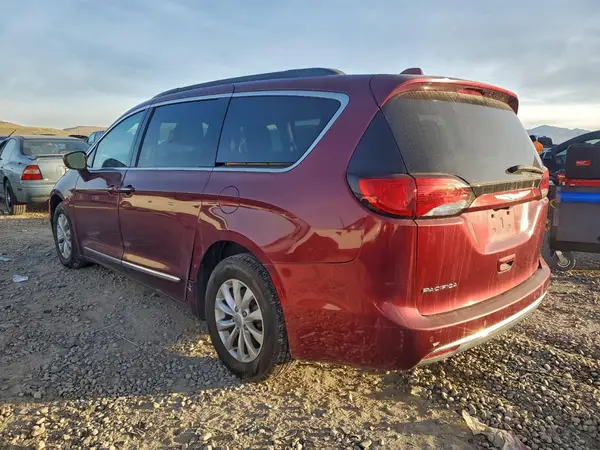2C4RC1BG0HR627314 2017 CHRYSLER PACIFICA - Image 2