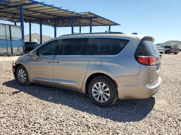 2C4RC1BG0HR635476 2017 CHRYSLER PACIFICA - Image 2