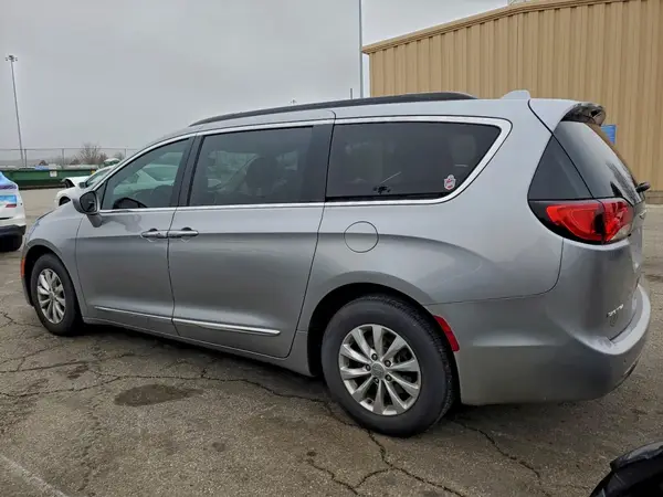 2C4RC1BG0HR636384 2017 CHRYSLER PACIFICA - Image 2