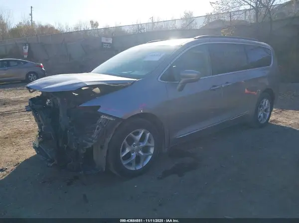 2C4RC1BG0HR638331 2017 CHRYSLER PACIFICA - Image 2