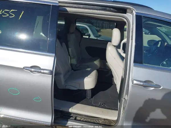 2C4RC1BG0HR638331 2017 CHRYSLER PACIFICA - Image 8