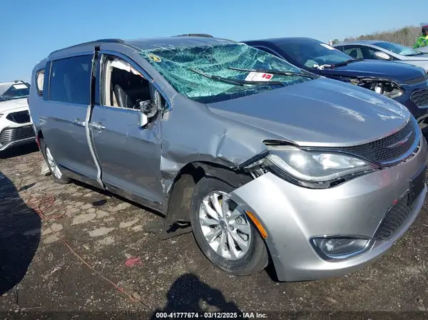 2C4RC1BG0HR642685 2017 CHRYSLER PACIFICA - Image 1