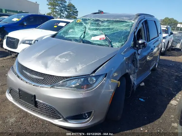 2C4RC1BG0HR642685 2017 CHRYSLER PACIFICA - Image 2