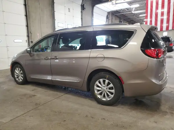 2C4RC1BG0HR645005 2017 CHRYSLER PACIFICA - Image 2