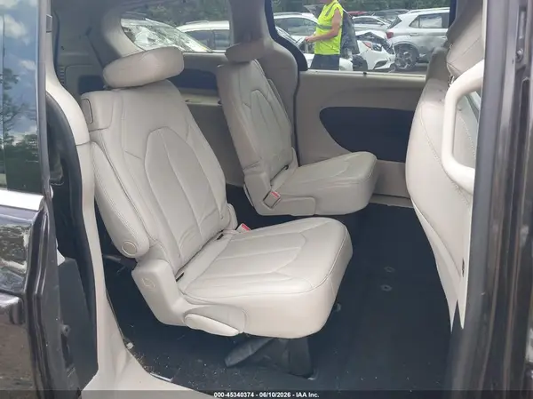 2C4RC1BG0HR654691 2017 CHRYSLER PACIFICA - Image 8