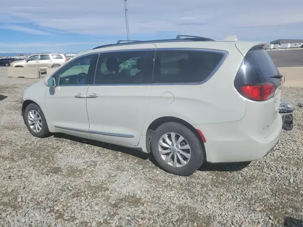 2C4RC1BG0HR670776 2017 CHRYSLER PACIFICA - Image 2