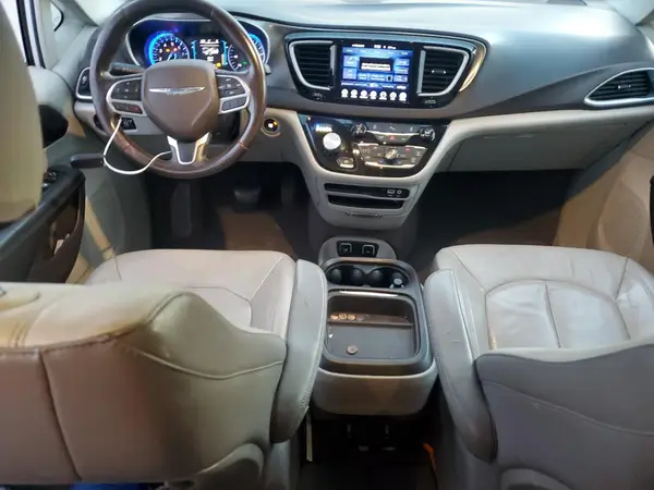 2C4RC1BG0HR688100 2017 CHRYSLER PACIFICA - Image 8