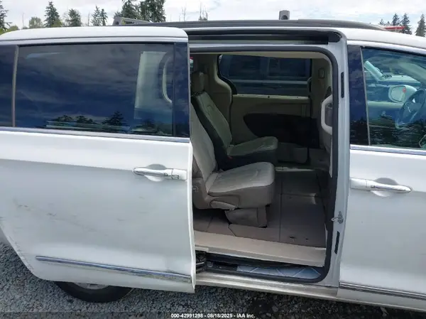 2C4RC1BG0HR688436 2017 CHRYSLER PACIFICA - Image 8
