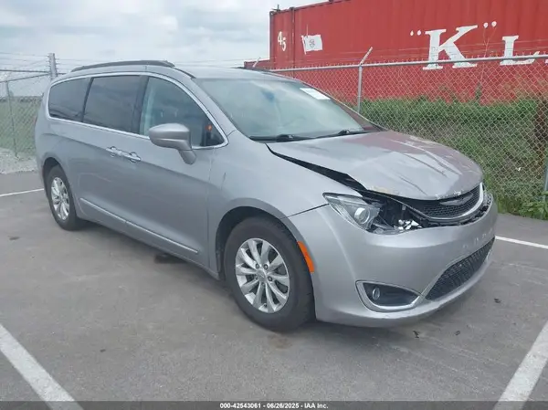 2C4RC1BG0HR702318 2017 CHRYSLER PACIFICA - Image 1
