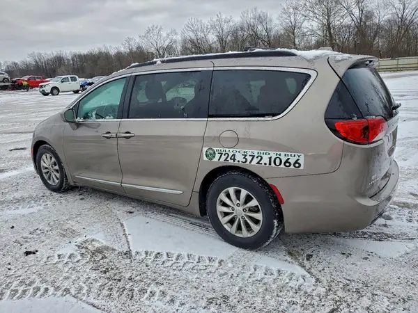 2C4RC1BG0HR704697 2017 CHRYSLER PACIFICA - Image 2