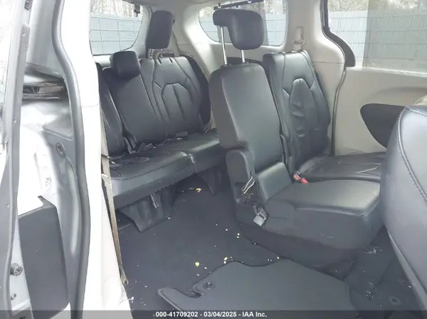 2C4RC1BG0HR711780 2017 CHRYSLER PACIFICA - Image 8