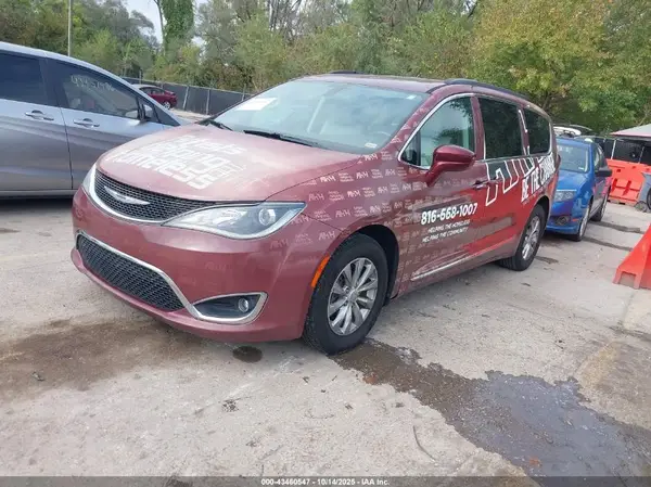 2C4RC1BG0HR720642 2017 CHRYSLER PACIFICA - Image 2