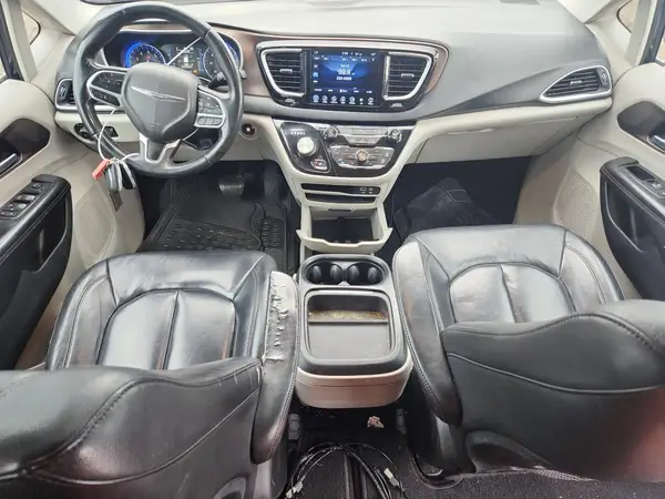2C4RC1BG0HR743676 2017 CHRYSLER PACIFICA - Image 8