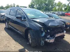 2C4RC1BG0HR747260 2017 CHRYSLER PACIFICA