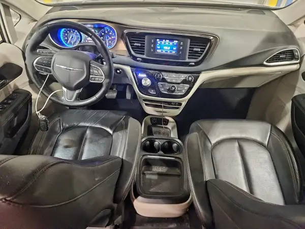2C4RC1BG0HR748120 2017 CHRYSLER PACIFICA - Image 8