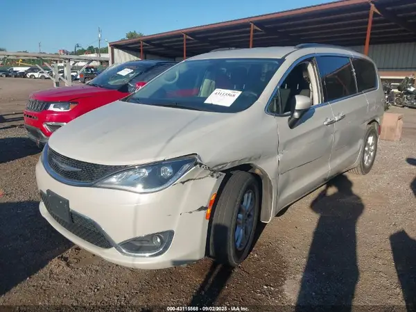 2C4RC1BG0HR752958 2017 CHRYSLER PACIFICA - Image 2