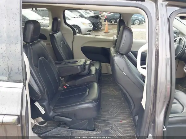 2C4RC1BG0HR753012 2017 CHRYSLER PACIFICA - Image 8