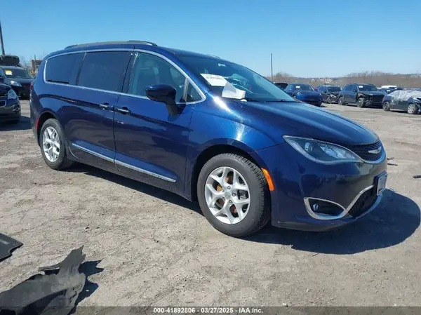 2C4RC1BG0HR756752 2017 CHRYSLER PACIFICA - Image 1