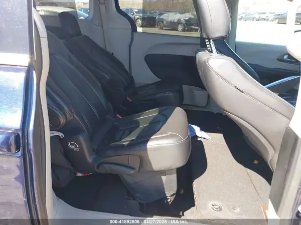 2C4RC1BG0HR756752 2017 CHRYSLER PACIFICA - Image 8