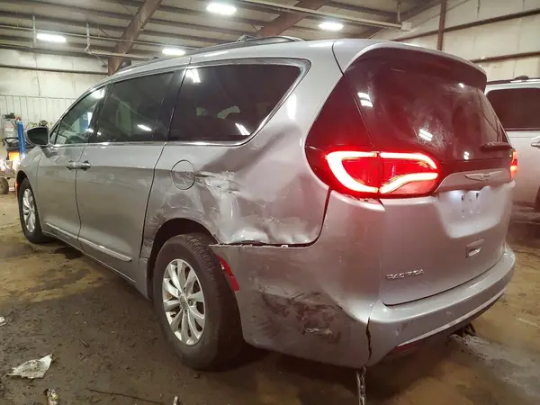 2C4RC1BG0HR764852 2017 CHRYSLER PACIFICA - Image 2
