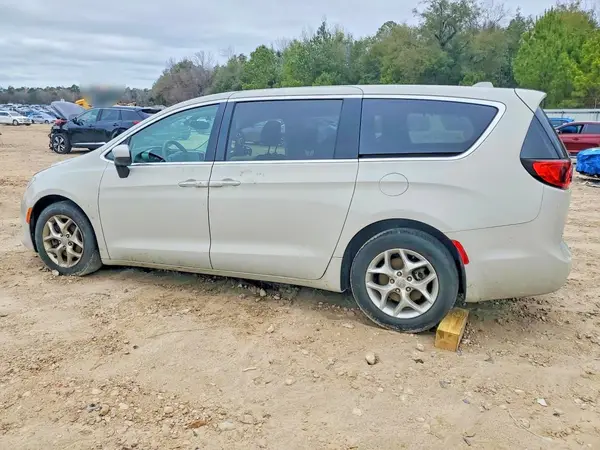 2C4RC1BG0HR768254 2017 CHRYSLER PACIFICA - Image 2