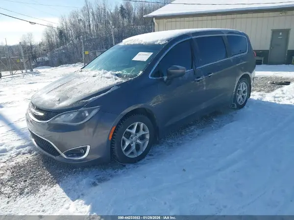 2C4RC1BG0HR777438 2017 CHRYSLER PACIFICA - Image 2