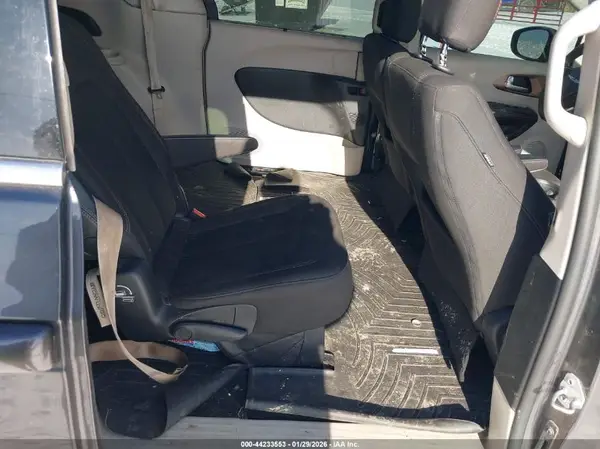 2C4RC1BG0HR777438 2017 CHRYSLER PACIFICA - Image 8