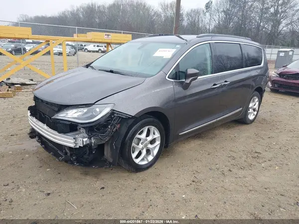 2C4RC1BG0HR794837 2017 CHRYSLER PACIFICA - Image 2