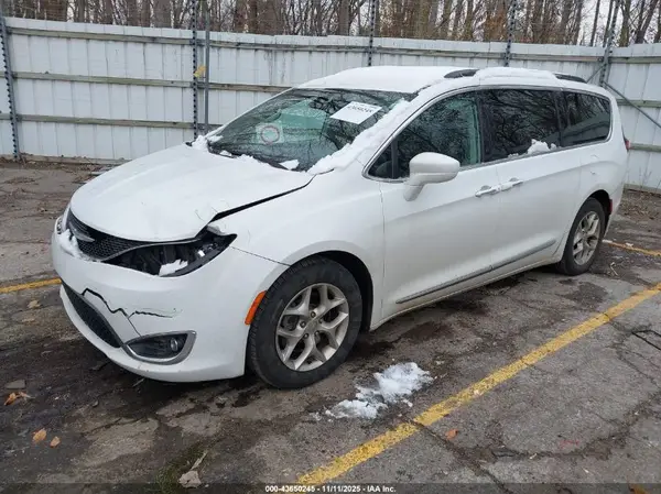 2C4RC1BG0HR794921 2017 CHRYSLER PACIFICA - Image 2