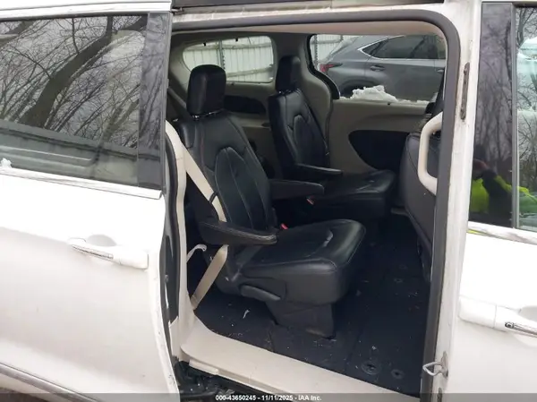 2C4RC1BG0HR794921 2017 CHRYSLER PACIFICA - Image 8