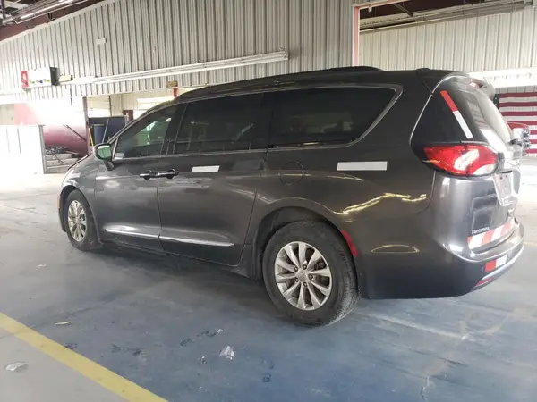 2C4RC1BG0HR795129 2017 CHRYSLER PACIFICA - Image 2