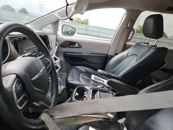 2C4RC1BG0HR803035 2017 CHRYSLER PACIFICA - Image 4