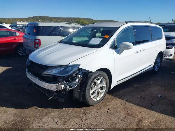 2C4RC1BG0HR803147 2017 CHRYSLER PACIFICA - Image 2