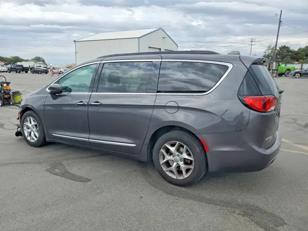 2C4RC1BG0HR803858 2017 CHRYSLER PACIFICA - Image 2