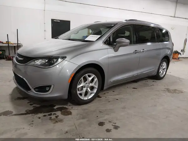 2C4RC1BG0HR809921 2017 CHRYSLER PACIFICA - Image 2